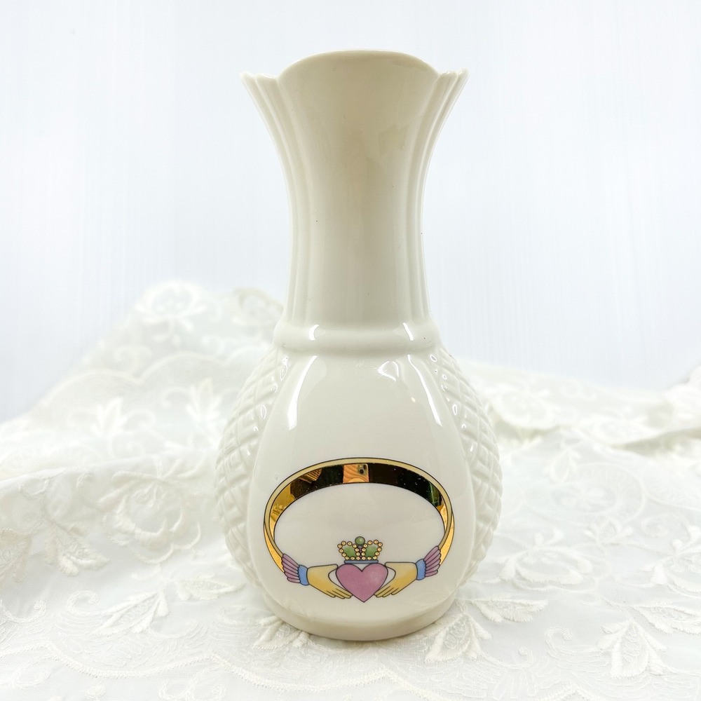 Vintage Wedding Vase Irish Claddagh Symbol Love Heart Donegal Parian China Vase